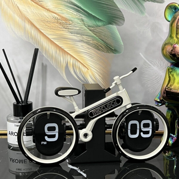 Unique Bicycle Vintage Mechanical Desk Clock Resin Table Clock Calendar Display